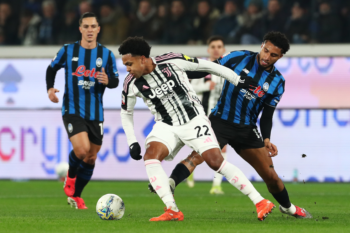 BERGAMO, ITALY - FEBRUARY 05: Weston McKennie of Juventus is challenged by Ederson of Atalanta during the Coppa Italia Quarter-Final match between Atalanta BC and Juventus FC at the New Balance Arena on February 05, 2026 in Bergamo, Italy. (Photo by Marco Luzzani/Getty Images)