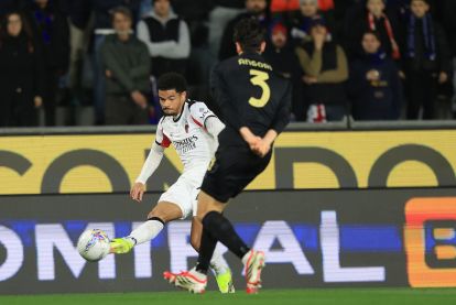 PISA, ITALY - FEBRUARY 13: Zachary Athekame of AC Milan in action during the Serie A match between Pisa SC and AC Milan at Arena Garibaldi on February 13, 2026 in Pisa, Italy. (Photo by Gabriele Maltinti/Getty Images)