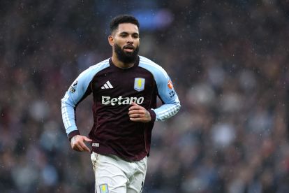 BIRMINGHAM, ENGLAND - FEBRUARY 21: Douglas Luiz of Villa (on loan from Juventus) in action during the Premier League match between Aston Villa and Leeds United at Villa Park on February 21, 2026 in Birmingham, England. (Photo by Michael Regan/Getty Images)
