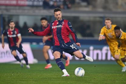BOLOGNA, ITALY - FEBRUARY 23: Federico Bernardeschi of Bologna FC scores the opening goal during the Serie A match between Bologna FC 1909 and Udinese Calcio at Renato Dall'Ara Stadium on February 23, 2026 in Bologna, Italy. (Photo by Alessandro Sabattini/Getty Images)