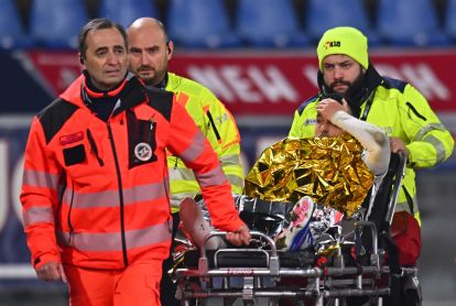BOLOGNA, ITALY - FEBRUARY 11: Pedro of Lazio is stretchered off the pitch after picking up an injury during the Coppa Italia match between Bologna FC and SS Lazio at Renato Dall'Ara Stadium on February 11, 2026 in Bologna, Italy. (Photo by Alessandro Sabattini/Getty Images)