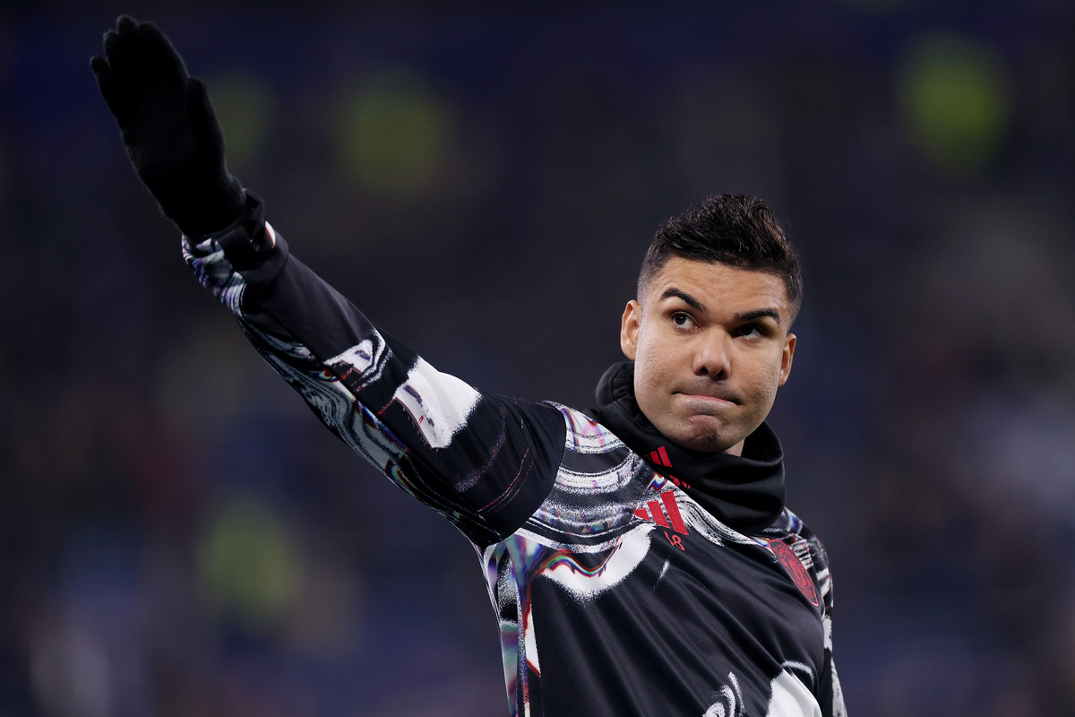 LIVERPOOL, ENGLAND - FEBRUARY 23: Casemiro of Manchester United gestures during the warm up prior to the Premier League match between Everton and Manchester United at the Hill Dickinson Stadium on February 23, 2026 in Liverpool, England. (Photo by Carl Recine/Getty Images)