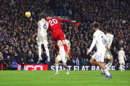 LEEDS, ENGLAND - FEBRUARY 06: Lorenzo Lucca of Nottingham Forest scores his team's first goal during the Premier League match between Leeds United and Nottingham Forest at Elland Road on February 06, 2026 in Leeds, England. (Photo by George Wood/Getty Images)