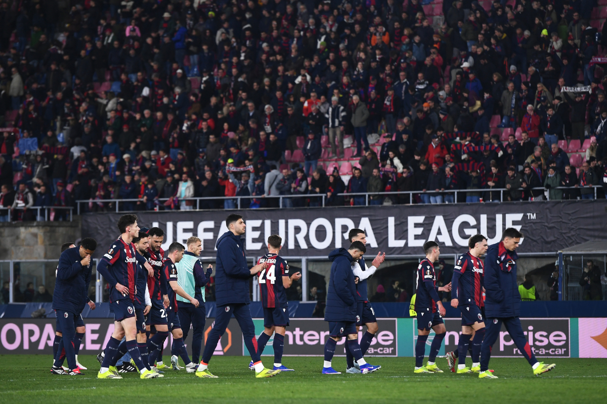 BOLOGNA, ITALY - MARCH 12: Players of Bologna acknowledge the fans following the UEFA Europa League 2025/26 Round of 16 First Leg match between Bologna FC 1909 and AS Roma at Stadio Renato Dall'Ara on March 12, 2026 in Bologna, Italy. (Photo by Alessandro Sabattini/Getty Images)