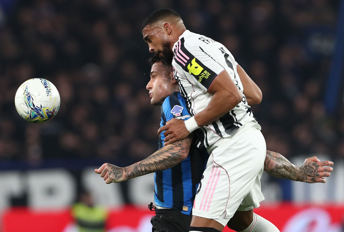 BERGAMO, ITALY - FEBRUARY 05: Gianluca Scamacca of Atalanta BC and Bremer of Juventus jump for the ball during the Coppa Italia match between Atalanta BC and Juventus FC at New Balance Arena on February 05, 2026 in Bergamo, Italy. (Photo by Marco Luzzani/Getty Images)