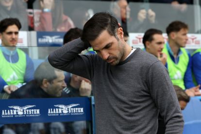 CAGLIARI, ITALY - MARCH 07: the coach of Como Cesc Fàbregas look on during the Serie A match between Cagliari Calcio and Como 1907 at Stadio Sant'Elia on March 07, 2026 in Cagliari, Italy. (Photo by Enrico Locci/Getty Images)
