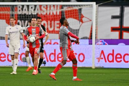 CREMONA, ITALY - MARCH 16: David Okereke of US Cremonese celebrates after scoring the 1-3 goal during the Serie A match between US Cremonese and ACF Fiorentina at Stadio Giovanni Zini on March 16, 2026 in Cremona, Italy. (Photo by Marco M. Mantovani/Getty Images)