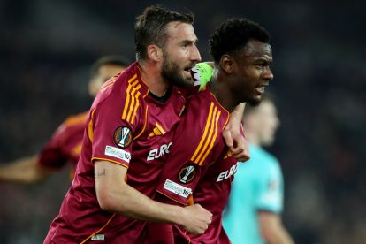 ROME, ITALY - MARCH 19: Evan Ndicka of AS Roma celebrates scoring his team's first goal with Bryan Cristante during the UEFA Europa League 2025/26 Round of 16 Second Leg match between AS Roma and Bologna FC 1909 at Stadio Olimpico on March 19, 2026 in Rome, Italy. (Photo by Paolo Bruno/Getty Images)