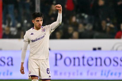 CREMONA, ITALY - MARCH 16: Fabiano Parisi of ACF Fiorentina celebrates after scoring the 0-1 goal during the Serie A match between US Cremonese and ACF Fiorentina at Stadio Giovanni Zini on March 16, 2026 in Cremona, Italy. (Photo by Marco M. Mantovani/Getty Images)