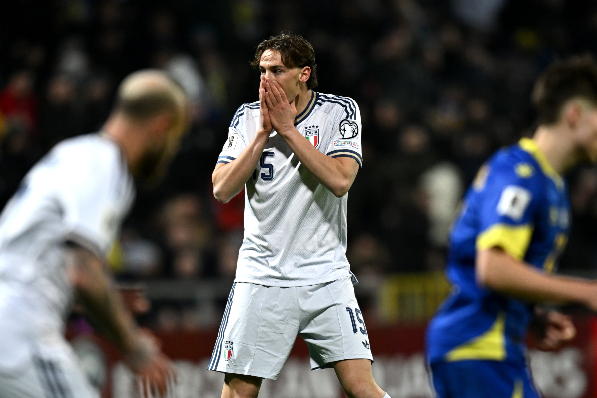 ZENICA, BOSNIA AND HERZEGOVINA - MARCH 31: Francesco Pio Esposito shows his dejection of Italy during the FIFA World Cup 2026 European Qualifiers KO play-offs match between Bosnia and Herzegovina and Italy at Stadion Bilino Polje on March 31, 2026 in Zenica, Bosnia and Herzegovina. (Photo by Getty Images/Getty Images)