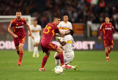 ROME, ITALY - MARCH 22: Lameck Banda of US Lecce is pushed in the face by Gianluca Mancini of AS Roma during the Serie A match between AS Roma and US Lecce at Stadio Olimpico on March 22, 2026 in Rome, Italy. (Photo by Linnea Rheborg/Getty Images)