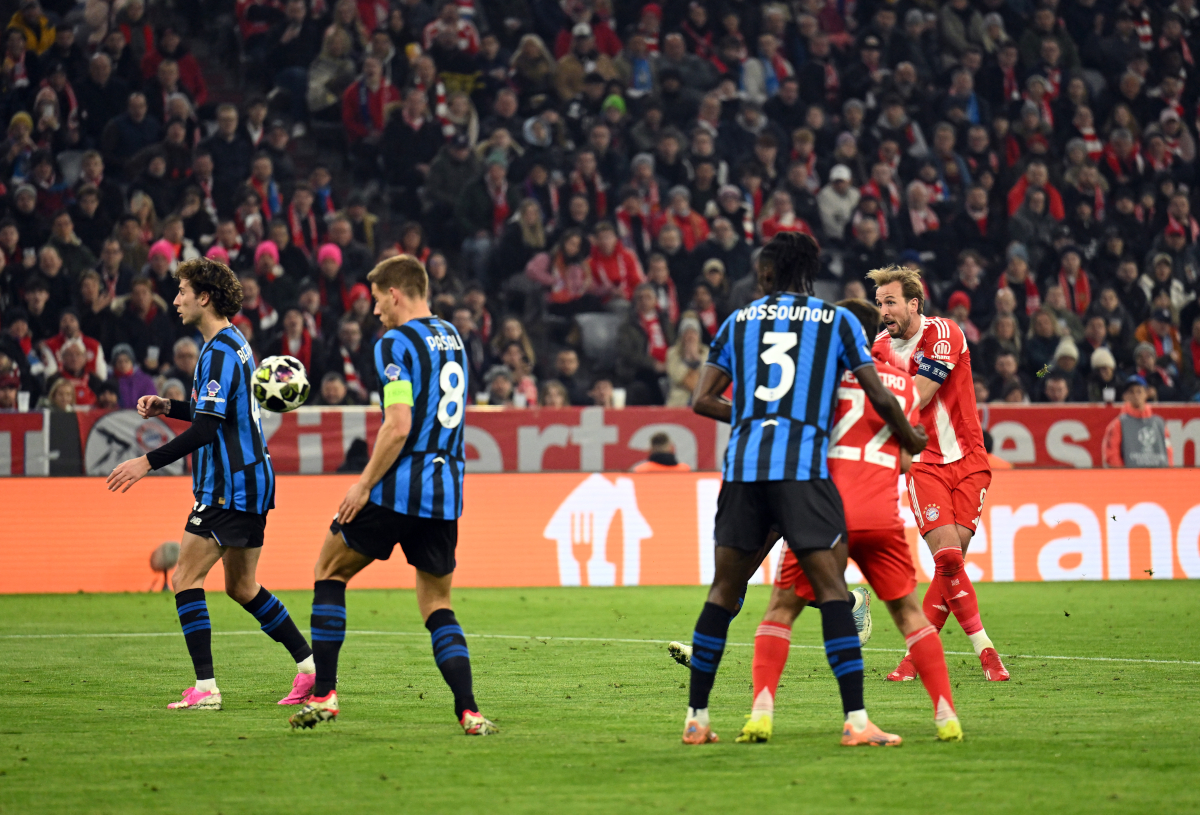 MUNICH, GERMANY - MARCH 18: Harry Kane of FC Bayern Munich scores his team's second goal during the UEFA Champions League 2025/26 Round of 16 Second Leg match between FC Bayern M&uuml;nchen and Atalanta BC at Football Arena Munich on March 18, 2026 in Munich, Germany. (Photo by Stuart Franklin/Getty Images)