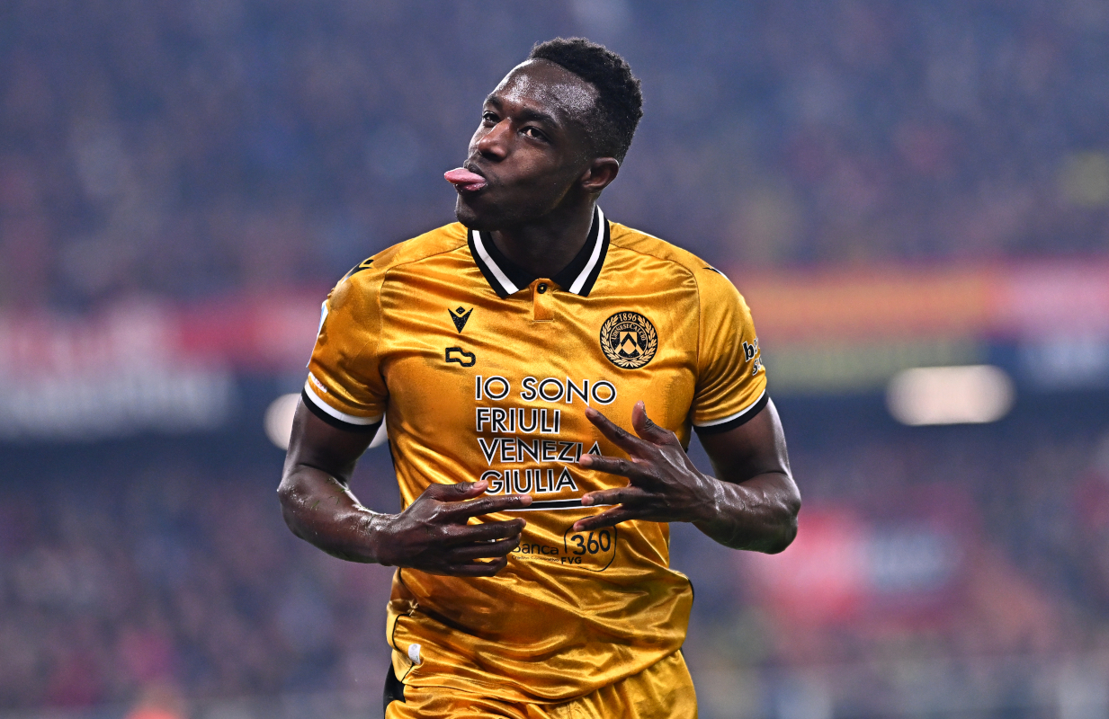 GENOA, ITALY - MARCH 20: Hassane Kamara of Udinese Calcio gestures to fans as he is taken off during the Serie A match between Genoa CFC and Udinese Calcio at Luigi Ferraris Stadium on March 20, 2026 in Genoa, Italy. (Photo by Simone Arveda/Getty Images)