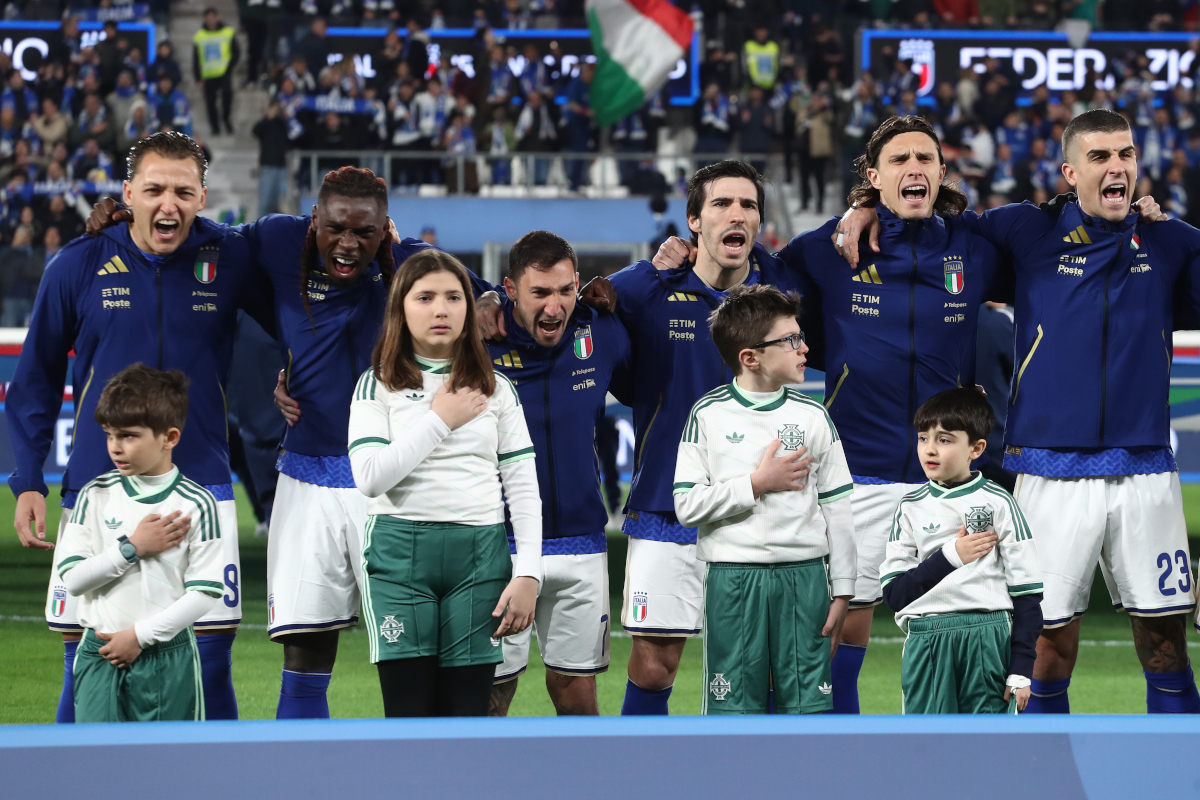 BERGAMO, ITALY - MARCH 26: Players of Italy sing the national anthem prior to the FIFA World Cup 2026 European Qualifiers KO play-offs match between Italy and Northern Ireland at Stadio di Bergamo on March 26, 2026 in Bergamo, Italy. (Photo by Marco Luzzani/Getty Images)