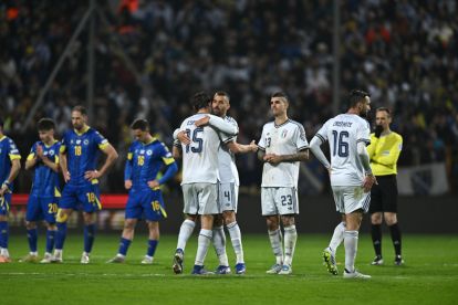ZENICA, BOSNIA AND HERZEGOVINA - MARCH 31: Players of Italy show their dejection of Italy during the FIFA World Cup 2026 European Qualifiers KO play-offs match between Bosnia and Herzegovina and Italy at Stadion Bilino Polje on March 31, 2026 in Zenica, Bosnia and Herzegovina. (Photo by Getty Images/Getty Images)