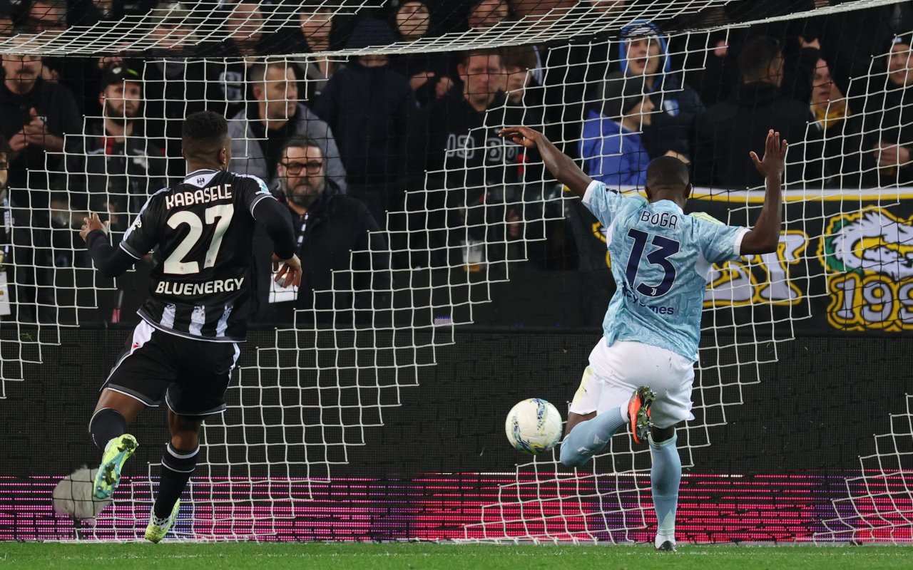 UDINE, ITALY - MARCH 14: Jeremie Boga of Juventus scores his team's first goal during the Serie A match between Udinese Calcio and Juventus FC at Stadio Friuli on March 14, 2026 in Udine, Italy. (Photo by Timothy Rogers/Getty Images)