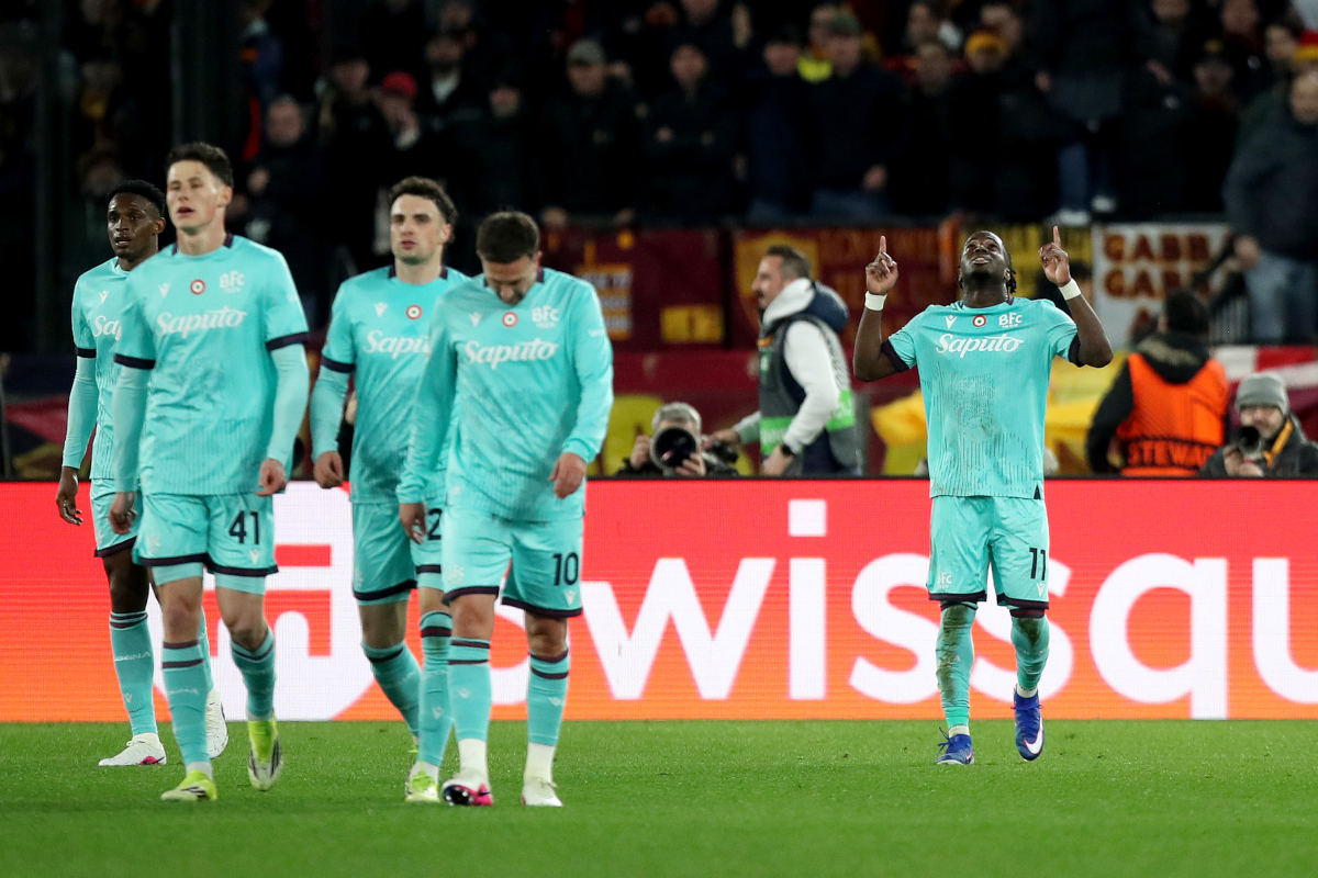 ROME, ITALY - MARCH 19: Jonathan Rowe of Bologna celebrates scoring his team's first goal during the UEFA Europa League 2025/26 Round of 16 Second Leg match between AS Roma and Bologna FC 1909 at Stadio Olimpico on March 19, 2026 in Rome, Italy. (Photo by Paolo Bruno/Getty Images)
