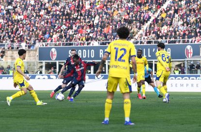 BOLOGNA, ITALY - MARCH 08: Jonathan Rowe of Bologna scores his team's first goal during the Serie A match between Bologna FC 1909 and Hellas Verona FC at Renato Dall'Ara Stadium on March 08, 2026 in Bologna, Italy. (Photo by Alessandro Sabattini/Getty Images)