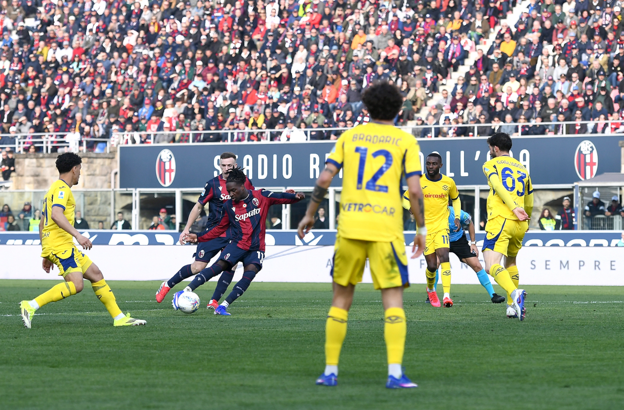 BOLOGNA, ITALY - MARCH 08: Jonathan Rowe of Bologna scores his team's first goal during the Serie A match between Bologna FC 1909 and Hellas Verona FC at Renato Dall'Ara Stadium on March 08, 2026 in Bologna, Italy. (Photo by Alessandro Sabattini/Getty Images)