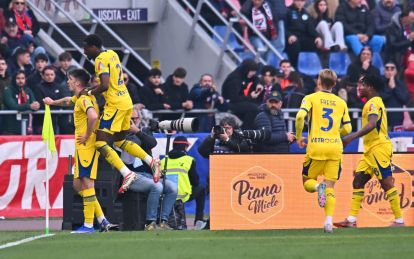 BOLOGNA, ITALY - MARCH 08: Kieron Bowie of Hellas Verona celebrates scoring his team's second goal during the Serie A match between Bologna FC 1909 and Hellas Verona FC at Renato Dall'Ara Stadium on March 08, 2026 in Bologna, Italy. (Photo by Alessandro Sabattini/Getty Images)