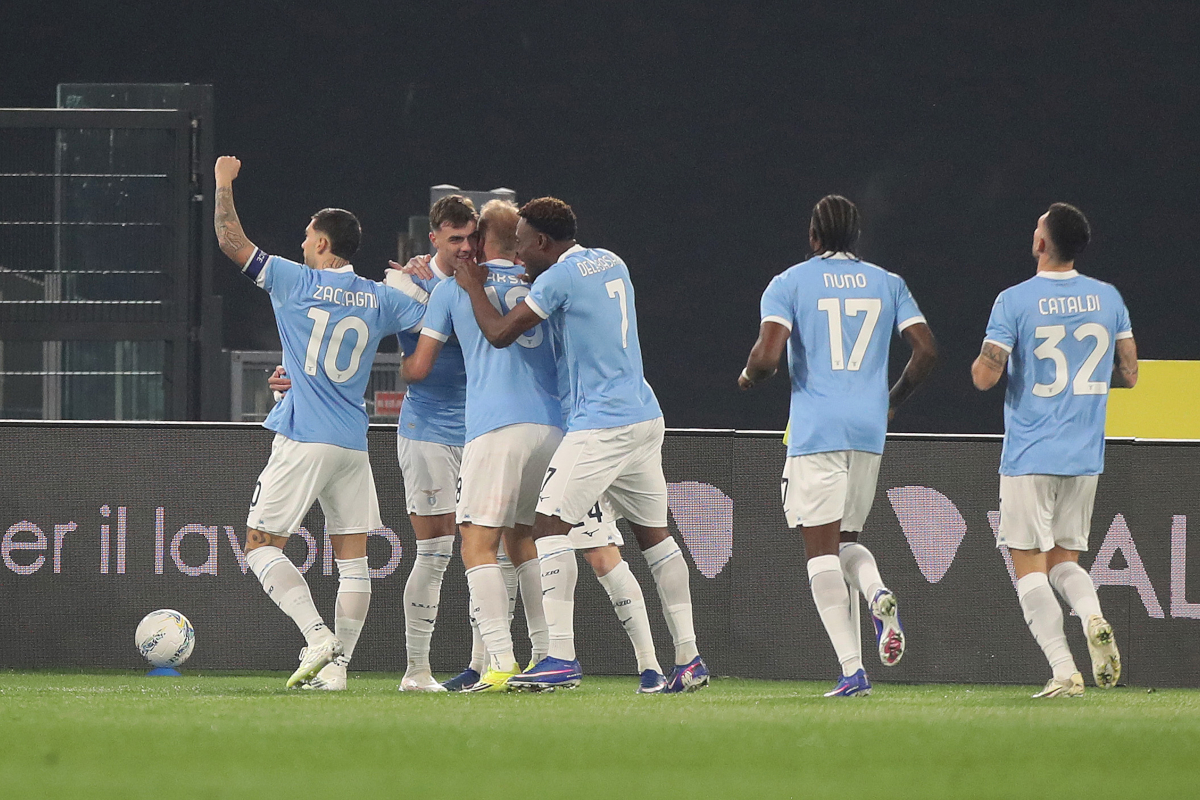 ROME, ITALY - MARCH 09: Daniel Maldini with his teammates of SS Lazio celebrates after scoring the opening goal during Serie A match between SS Lazio and US Sassuolo Calcio at Stadio Olimpico on March 09, 2026 in Rome, Italy. (Photo by Paolo Bruno/Getty Images)