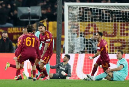 ROME, ITALY - MARCH 19: Lorenzo Pellegrini of AS Roma celebrates scoring his team's third goal with Niccolo Pisilli during the UEFA Europa League 2025/26 Round of 16 Second Leg match between AS Roma and Bologna FC 1909 at Stadio Olimpico on March 19, 2026 in Rome, Italy. (Photo by Paolo Bruno/Getty Images)