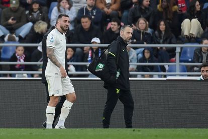 BOLOGNA, ITALY - MARCH 22: Mario Gila of SS Lazio injured during the Serie A match between Bologna FC 1909 and SS Lazio at Renato Dall'Ara Stadium on March 22, 2026 in Bologna, Italy. (Photo by Marco Rosi - SS Lazio/Getty Images)