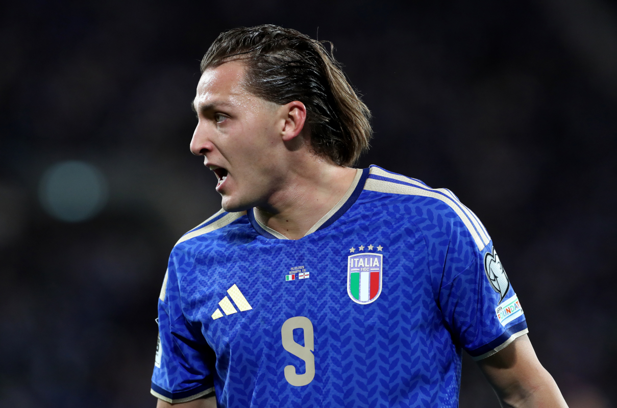 BERGAMO, ITÁLIA - 26 DE MARÇO: Matteo Redegui da Itália reage durante a partida de play-off das eliminatórias europeias da Copa do Mundo FIFA 2026 entre Itália e Irlanda do Norte no Stadio di Bergamo em 26 de março de 2026 em Bergamo, Itália. (Foto de Marco Luzani/Getty Images)