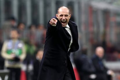 Massimiliano Allegri, allenatore del Milan, reagisce durante una partita di Serie A.