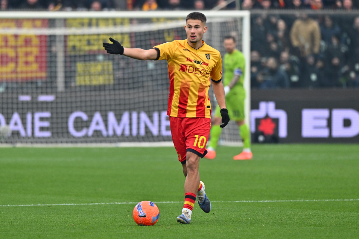 CREMONA, ITALY - DECEMBER 07: Medon Berisha of US Lecce in action during the Serie A match between US Cremonese and US Lecce at Stadio Giovanni Zini on December 07, 2025 in Cremona, Italy. (Photo by Marco M. Mantovani/Getty Images)