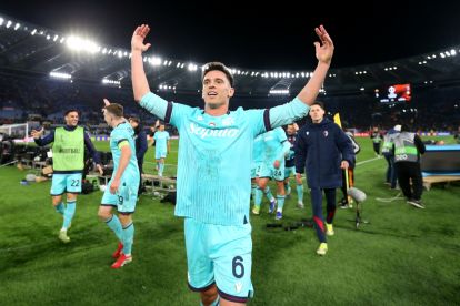 ROME, ITALY - MARCH 19: Nikola Moro of Bologna celebrates after the team's victory in the UEFA Europa League 2025/26 Round of 16 Second Leg match between AS Roma and Bologna FC 1909 at Stadio Olimpico on March 19, 2026 in Rome, Italy. (Photo by Paolo Bruno/Getty Images)