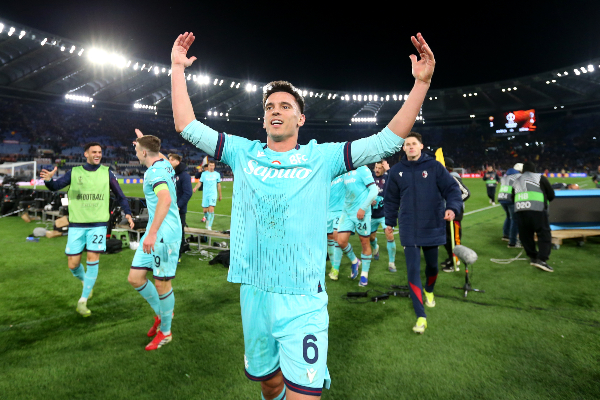 ROME, ITALY - MARCH 19: Nikola Moro of Bologna celebrates after the team's victory in the UEFA Europa League 2025/26 Round of 16 Second Leg match between AS Roma and Bologna FC 1909 at Stadio Olimpico on March 19, 2026 in Rome, Italy. (Photo by Paolo Bruno/Getty Images)