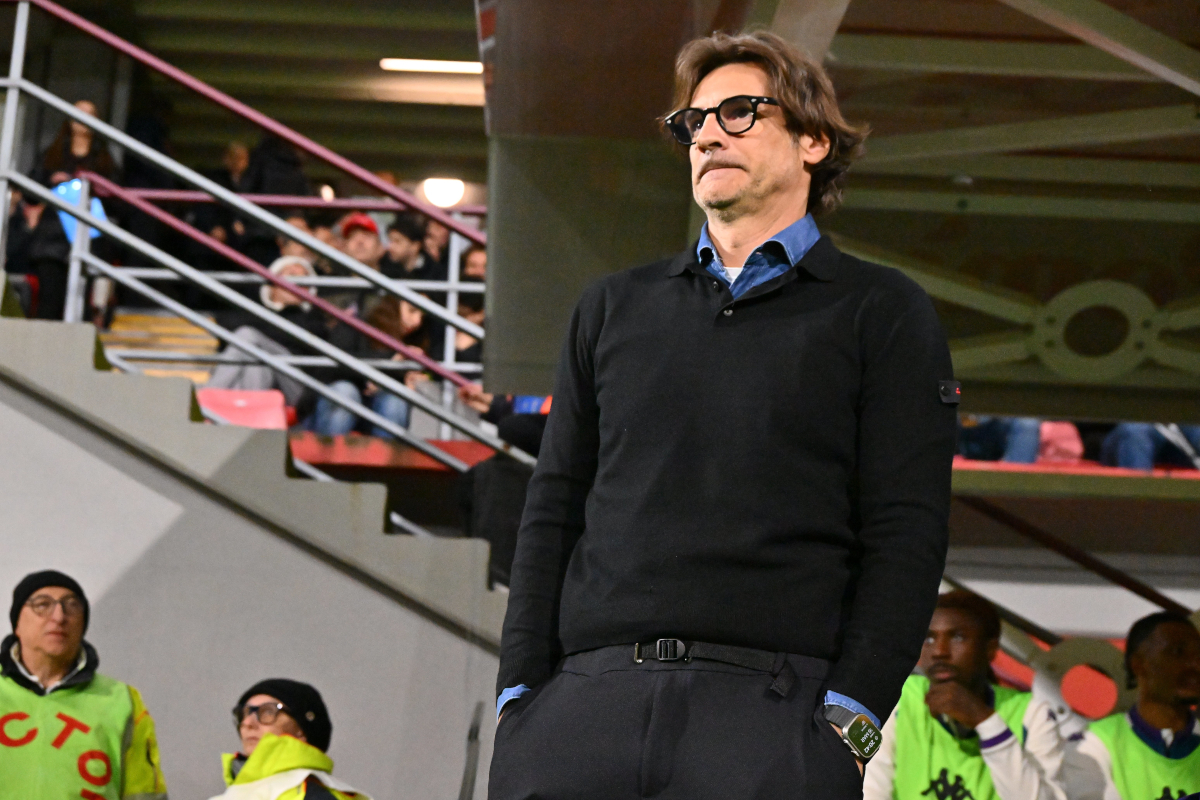 CREMONA, ITALY - MARCH 16: Coach Paolo Vanoli of ACF Fiorentina reacts during the Serie A match between US Cremonese and ACF Fiorentina at Stadio Giovanni Zini on March 16, 2026 in Cremona, Italy. (Photo by Marco M. Mantovani/Getty Images)