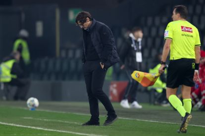 UDINE, ITALY - MARCH 02: Fiorentina manager Paolo Vanoli reacts during the Serie A match between Udinese Calcio and ACF Fiorentina at Stadio Friuli on March 02, 2026 in Udine, Italy. (Photo by Timothy Rogers/Getty Images)