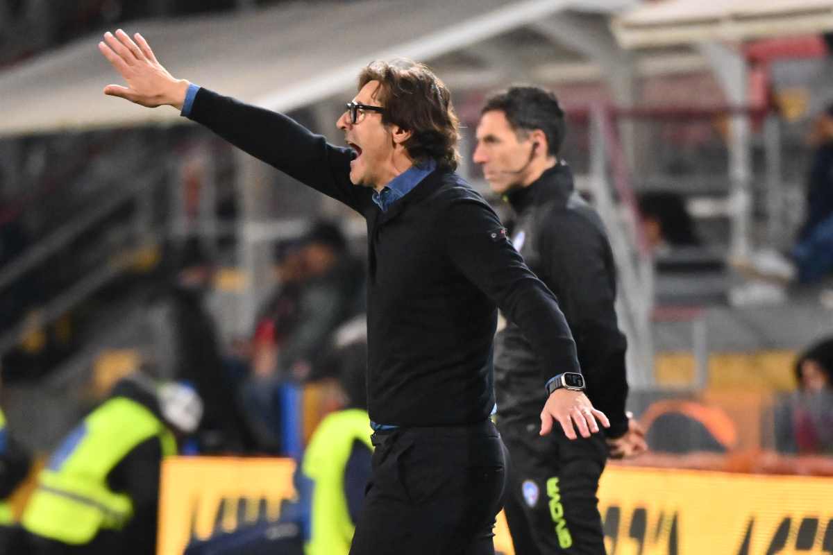 CREMONA, ITALY - MARCH 16: Coach Paolo Vanoli of ACF Fiorentina reacts during the Serie A match between US Cremonese and ACF Fiorentina at Stadio Giovanni Zini on March 16, 2026 in Cremona, Italy. (Photo by Marco M. Mantovani/Getty Images)
