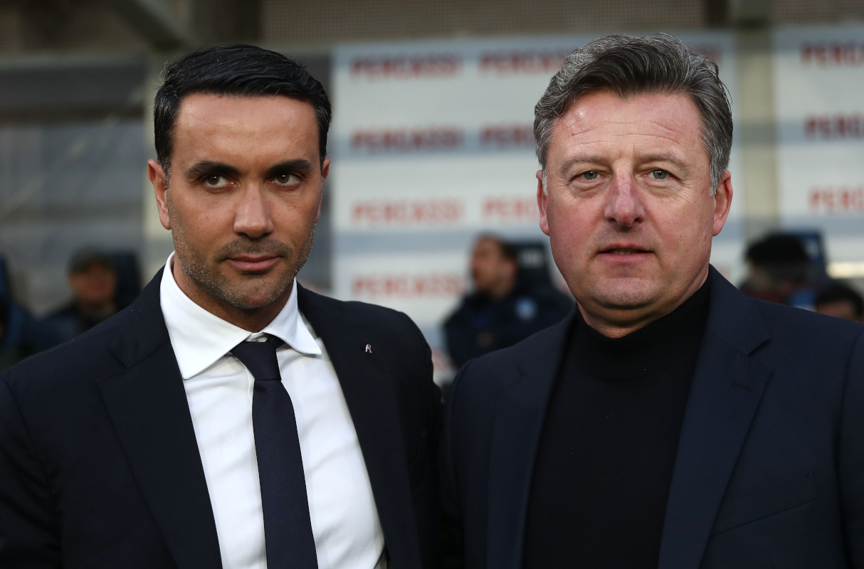 BERGAMO, ITALY - MARCH 07: Udinese Calcio head coach Kosta Runjaic and Atalanta BC coach Raffaele Palladino look on during the Serie A match between Atalanta BC and Udinese Calcio at New Balance Arena on March 07, 2026 in Bergamo, Italy. (Photo by Marco Luzzani/Getty Images)