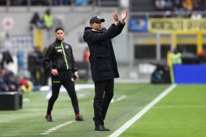 MILAN, ITALY - MARCH 14: Raffaele Palladino, Head Coach of Atalanta, gestures during the Serie A match between FC Inter and Atalanta BC at Giuseppe Meazza Stadium on March 14, 2026 in Milan, Italy. (Photo by Marco Luzzani/Getty Images)