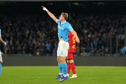 NAPLES, ITALY - MARCH 14: Rasmus Hojlund of SSC Napoli celebrates after scoring his side first goal during the Serie A match between SSC Napoli and US Lecce at Stadio Diego Armando Maradona on March 14, 2026 in Naples, Italy. (Photo by Francesco Pecoraro/Getty Images)