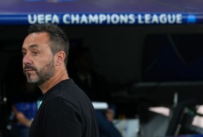 MADRID, SPAIN - SEPTEMBER 16: Robert De Zerbi, Head Coach of Olympique de Marseille, looks on prior to the UEFA Champions League 2025/26 League Phase MD1 match between Real Madrid C.F. and Olympique de Marseille at Estadio Santiago Bernabeu on September 16, 2025 in Madrid, Spain. (Photo by Angel Martinez/Getty Images)