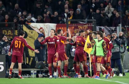 ROME, ITALY - MARCH 22: Robinio Vaz of AS Roma celebrates scoring his team's first goal with teammates during the Serie A match between AS Roma and US Lecce at Stadio Olimpico on March 22, 2026 in Rome, Italy. (Photo by Paolo Bruno/Getty Images)