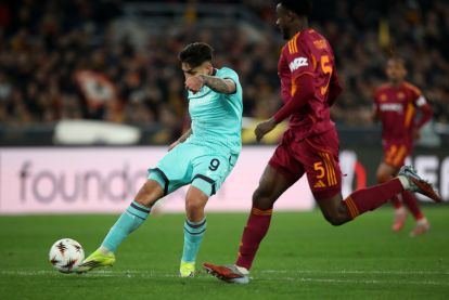 ROME, ITALY - MARCH 19: Santiago Castro of Bologna scores his team's third goal during the UEFA Europa League 2025/26 Round of 16 Second Leg match between AS Roma and Bologna FC 1909 at Stadio Olimpico on March 19, 2026 in Rome, Italy. (Photo by Paolo Bruno/Getty Images)