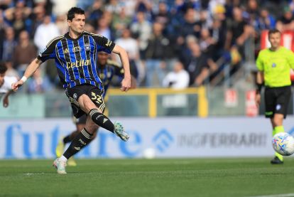 PISA, ITALY - MARCH 15: Stefano Moreo of Pisa Sporting Club scores a goal during the Serie A match between Pisa SC and Cagliari Calcio at Arena Garibaldi on March 15, 2026 in Pisa, Italy. (Photo by Gabriele Maltinti/Getty Images)