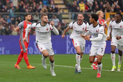 CREMONA, ITALY - MARCH 01: Strahinja Pavlovic of AC Milan celebrates after scoring his team's first goal during the Serie A match between US Cremonese and AC Milan at Stadio Giovanni Zini on March 01, 2026 in Cremona, Italy. (Photo by Francesco Scaccianoce/Getty Images)
