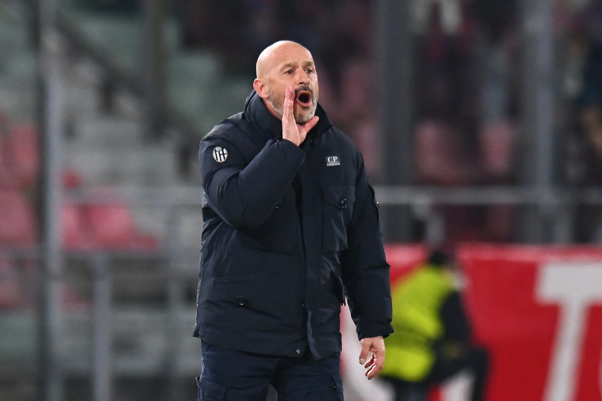 BOLOGNA, ITALY - MARCH 12: Vincenzo Italiano, Head Coach of Bologna, reacts during the UEFA Europa League 2025/26 Round of 16 First Leg match between Bologna FC 1909 and AS Roma at Stadio Renato Dall'Ara on March 12, 2026 in Bologna, Italy. (Photo by Alessandro Sabattini/Getty Images)