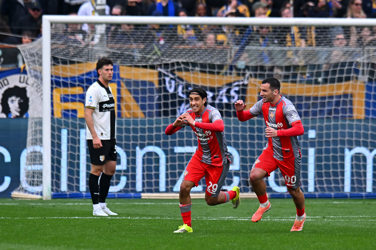 PARMA, ITALY - MARCH 21: Youssef Maleh of Cremonese celebrates scoring his team's first goal with teammate Federico Bonazzoli during the Serie A match between Parma Calcio 1913 and US Cremonese at Stadio Ennio Tardini on March 21, 2026 in Parma, Italy. (Photo by Alessandro Sabattini/Getty Images)