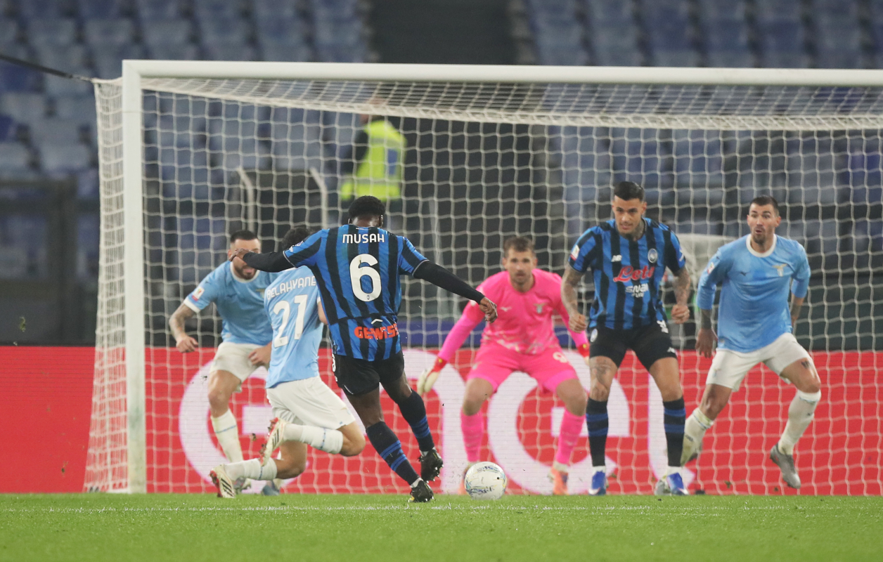 ROME, ITALY - MARCH 04: Yunus Musah of Atalanta scores his team's second goal during the Coppa Italia match between SS Lazio and Atalanta BC at Olimpico Stadium on March 04, 2026 in Rome, Italy. (Photo by Paolo Bruno/Getty Images)