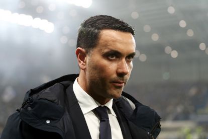 BERGAMO, ITALY - MARCH 10: Raffaele Palladino, Head Coach of Atalanta, looks on prior to the UEFA Champions League 2025/26 Round of 16 First Leg match between Atalanta BC and FC Bayern München at Stadio di Bergamo on March 10, 2026 in Bergamo, Italy. (Photo by Marco Luzzani/Getty Images)