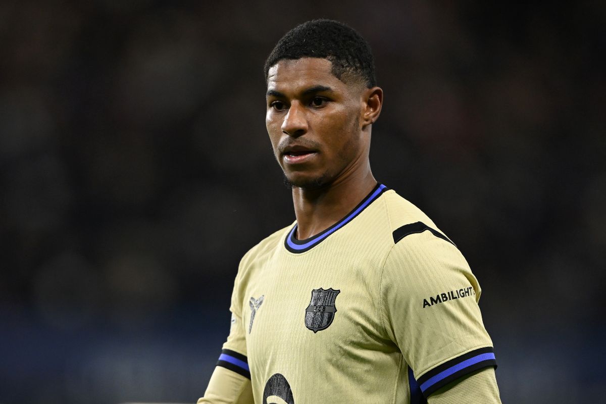 LONDON, ENGLAND - NOVEMBER 25: Marcus Rashford of Barcelona looks on during the UEFA Champions League 2025/26 League Phase MD5 match between Chelsea FC and FC Barcelona at Stamford Bridge on November 25, 2025 in London, England. (Photo by Mike Hewitt/Getty Images)