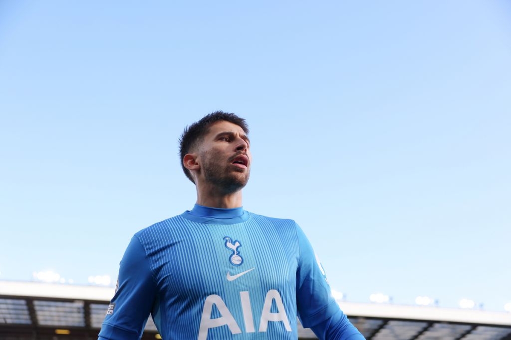 Inter in potential u-turn as claims emerge club may decide against signing Spurs keeper Vicario 