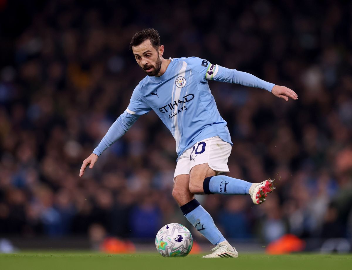 MANCHESTER, ENGLAND - MARCH 04: Bernardo Silva of Manchester City during the Premier League match between Manchester City and Nottingham Forest at Etihad Stadium on March 04, 2026 in Manchester, England. (Photo by Carl Recine/Getty Images)